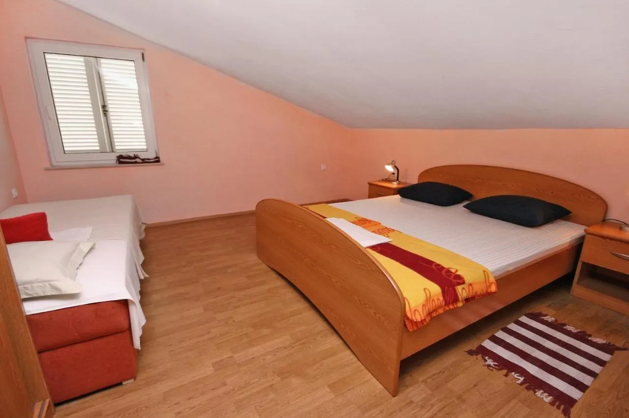 Apartments With A Parking Space Novi Vinodolski - 5526 Croaţia